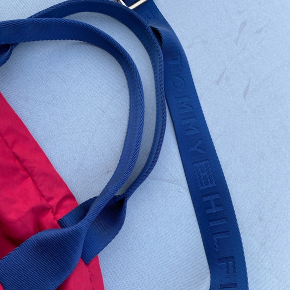 Tommy Hilfiger bag with multiple straps - Picture 2 of 14